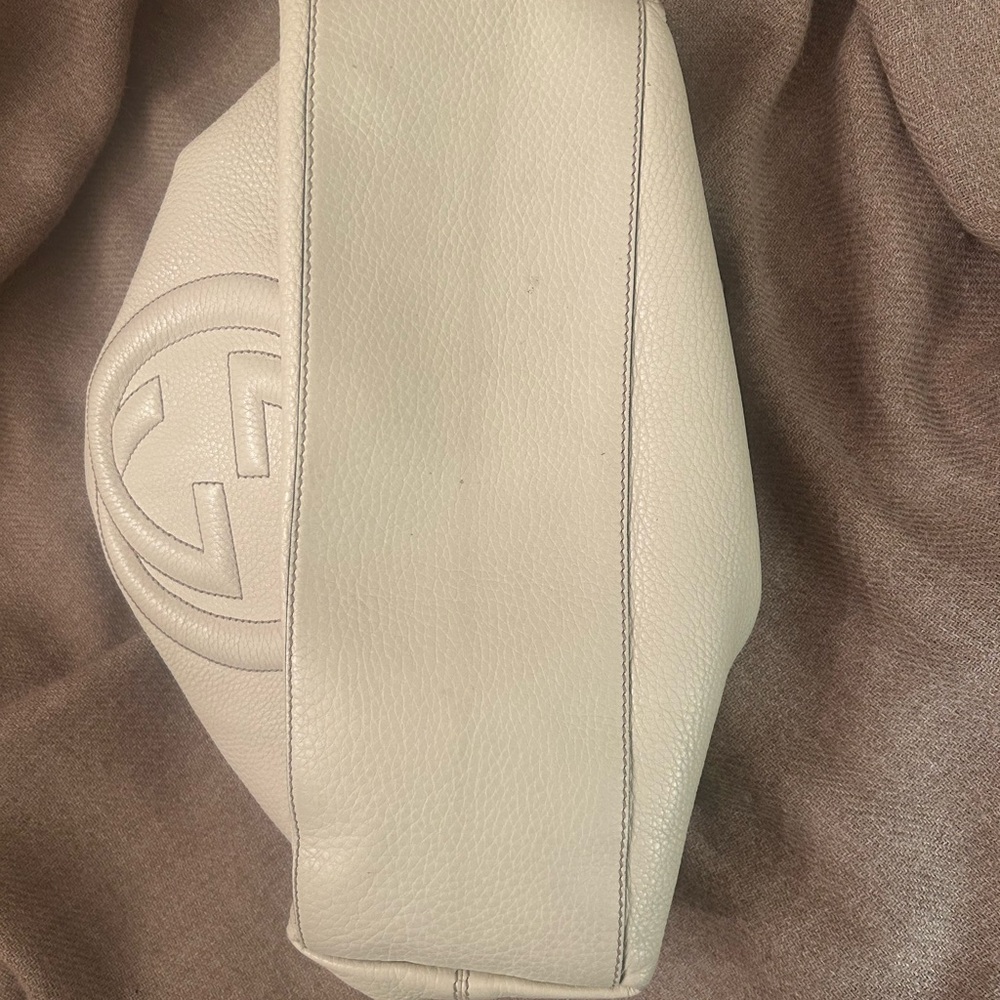 Gucci Soho Leather GG Logo Bag with Gold-Tone Chain Straps - Picture 12 of 16
